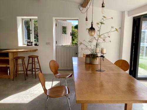Kingsbridge Bed & Breakfast | Home Farm - theundergroundstream