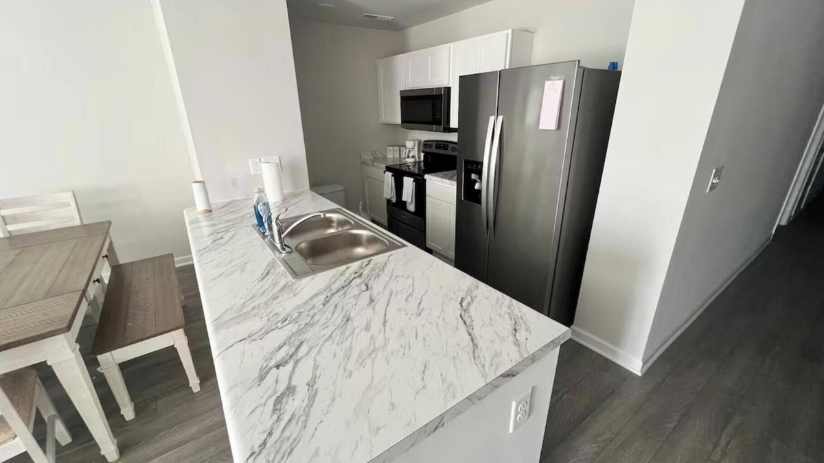 Roxboro Apartment | Home featuring 3 Rooms 1 Bath Sleeps 6 Guest