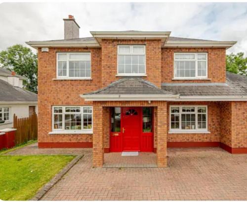 Mohill House | Home from Home Close to Lough Rynn Castle Room Only