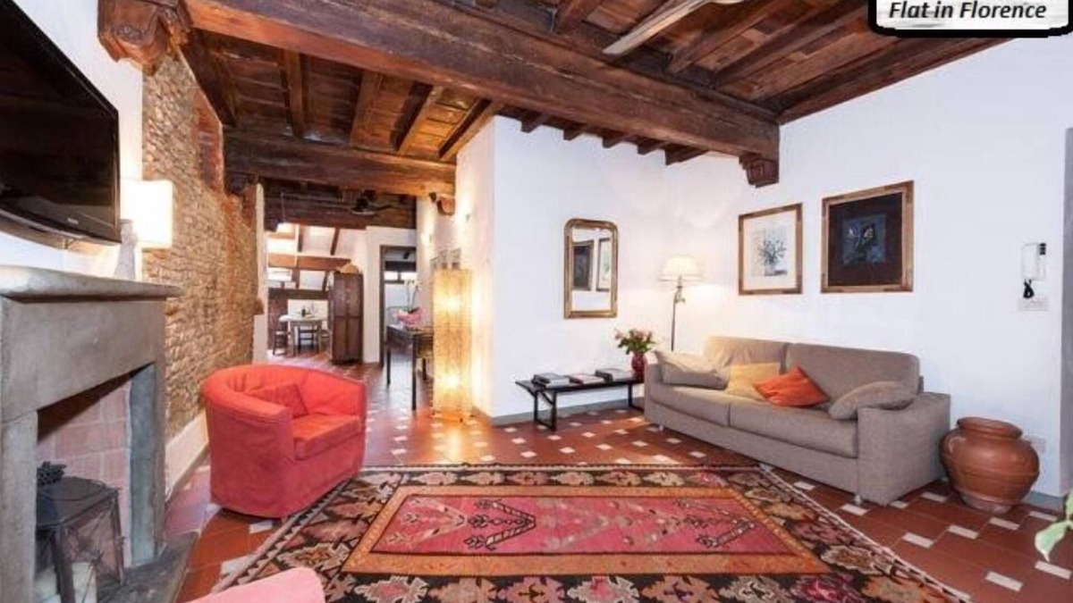 San Lorenzo Apartment | "HOME FROM HOME" from 200m to The Cathedral of Florence!