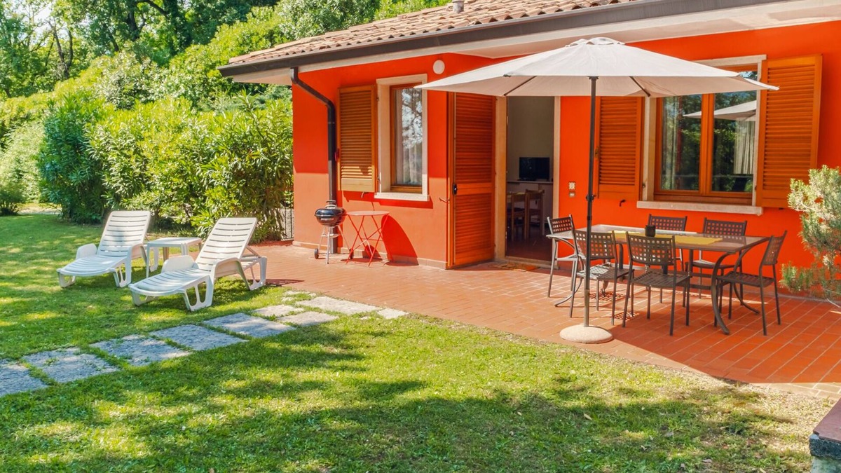 Costermano House | Home-Garden view-Private Bathroom-Apartment-interno appartamento