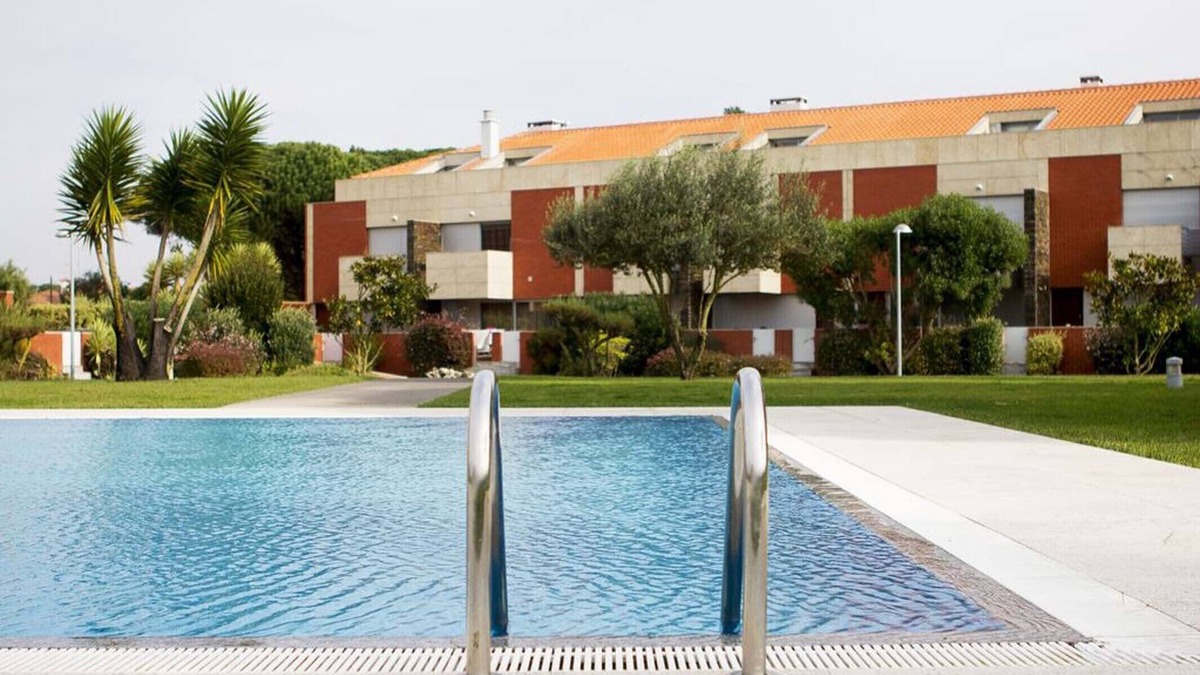 Fao House | Home in condominium on the beach, with swimming pools, tennis court and garden