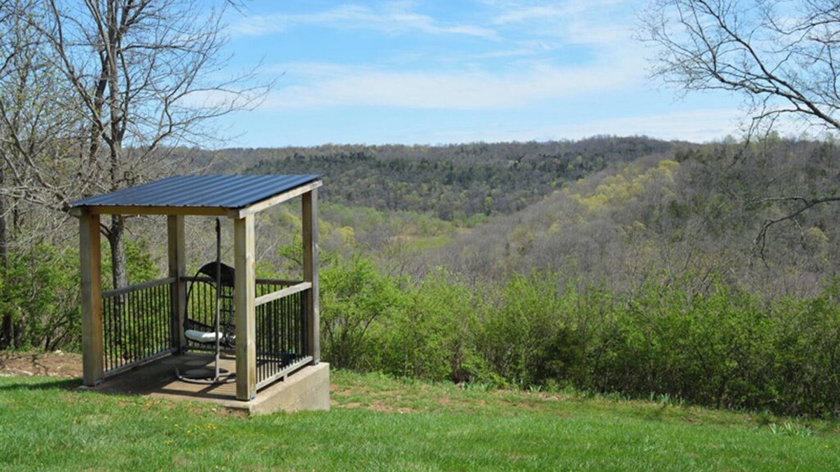 Frankfort House | Home in Frankfort countryside-close to distilleries, Keeneland &Churchill Downs!