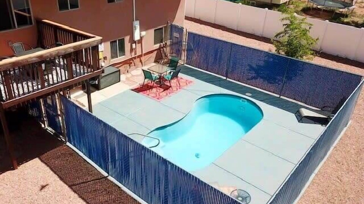 Kanab House | Home in Kanab, Utah w/Private Swimming Pool!