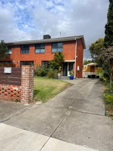 Laverton Villa | Home in Laverton 19 Minutes to Melbourne CBD