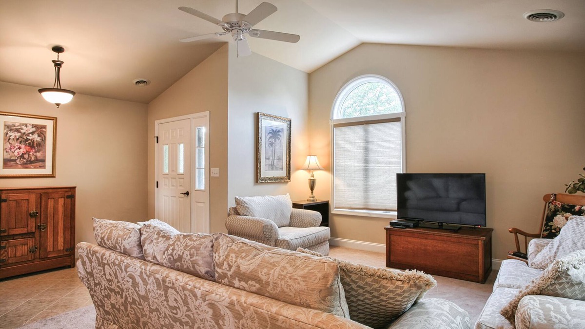 Mechanicsburg House | Home in Mechanicsburg, PA close to Carlisle, Camp Hill, Enola, Harrisburg area