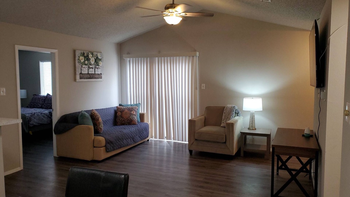 North Star House | Home in NW Austin 2 BR 2 BA Private Parking Private Patio Pet Stays for Free !