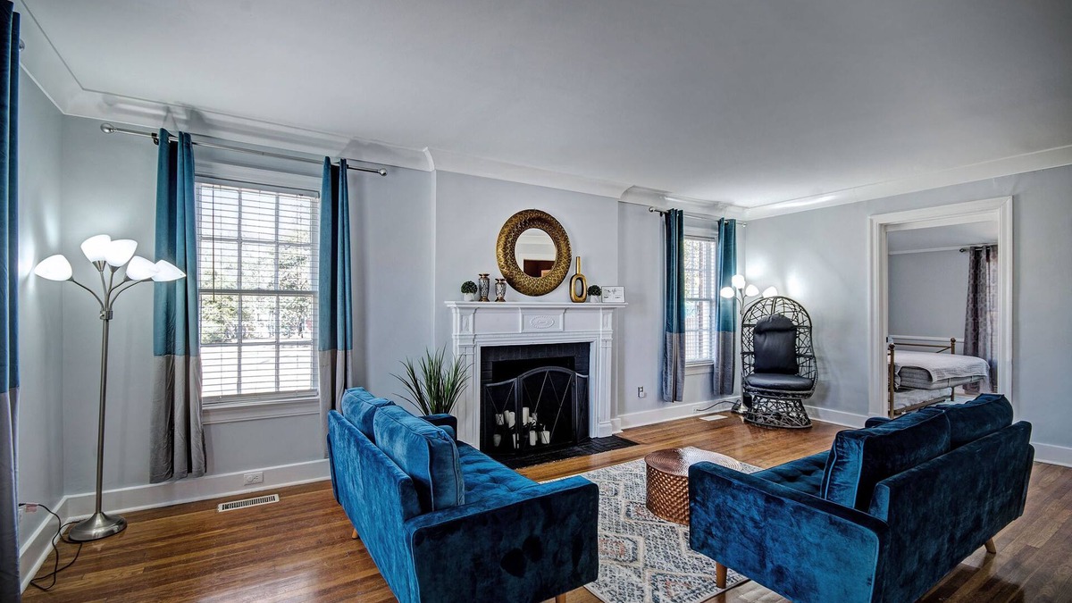Fondren House | Home in the Heart of Fondren Near Everything