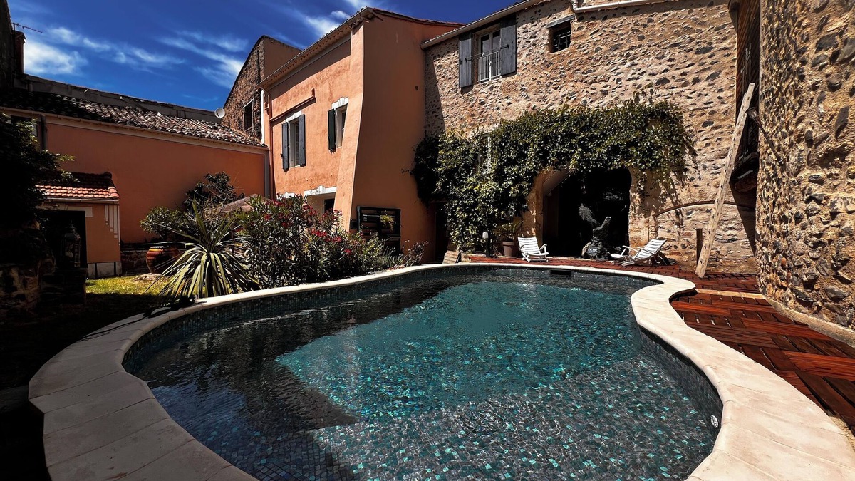Caux House | Home in the heart of the village