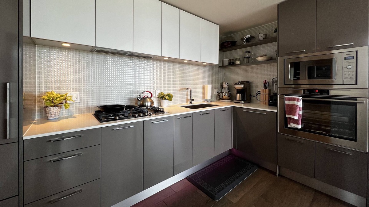 Connaught Condo | Home in the Sky 2 Bed 2 Bath Sunny Corner Unit