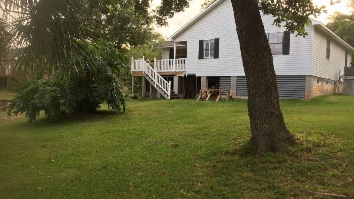 Theodore House | Home just off East Fowl River on deep water canal