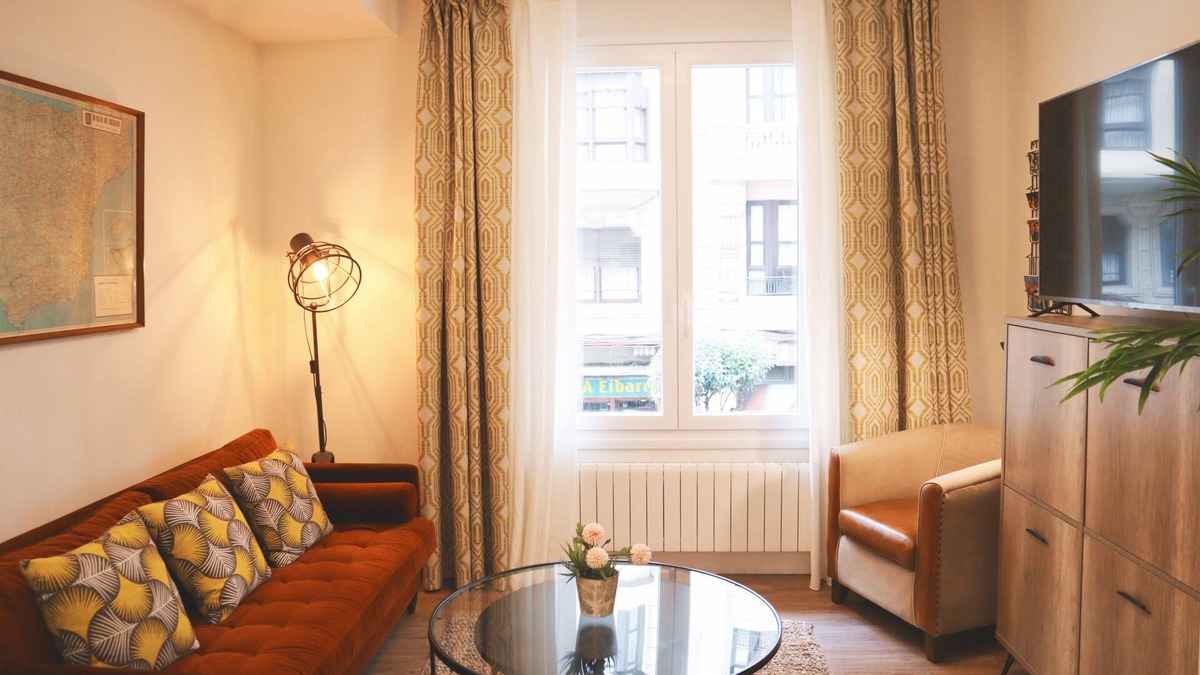 Abando House | Home-loving apartment Bilbao center (with Parking space)