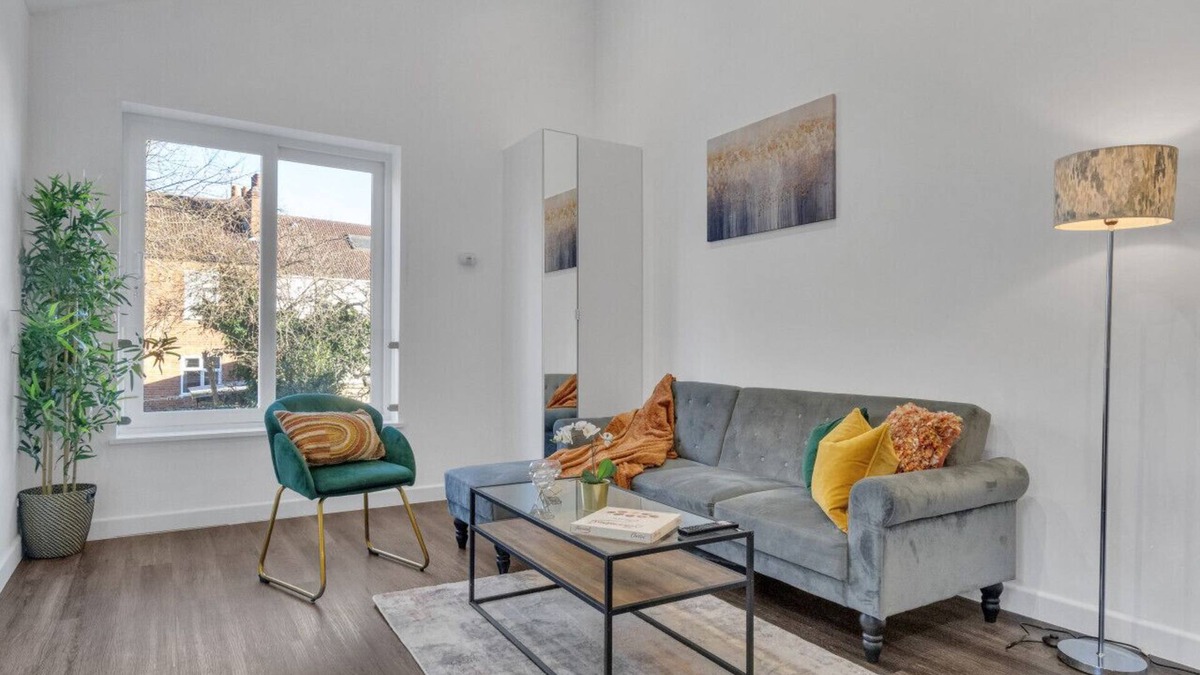 West Hendon Apartment | home.ly - Apartments North London Hendon