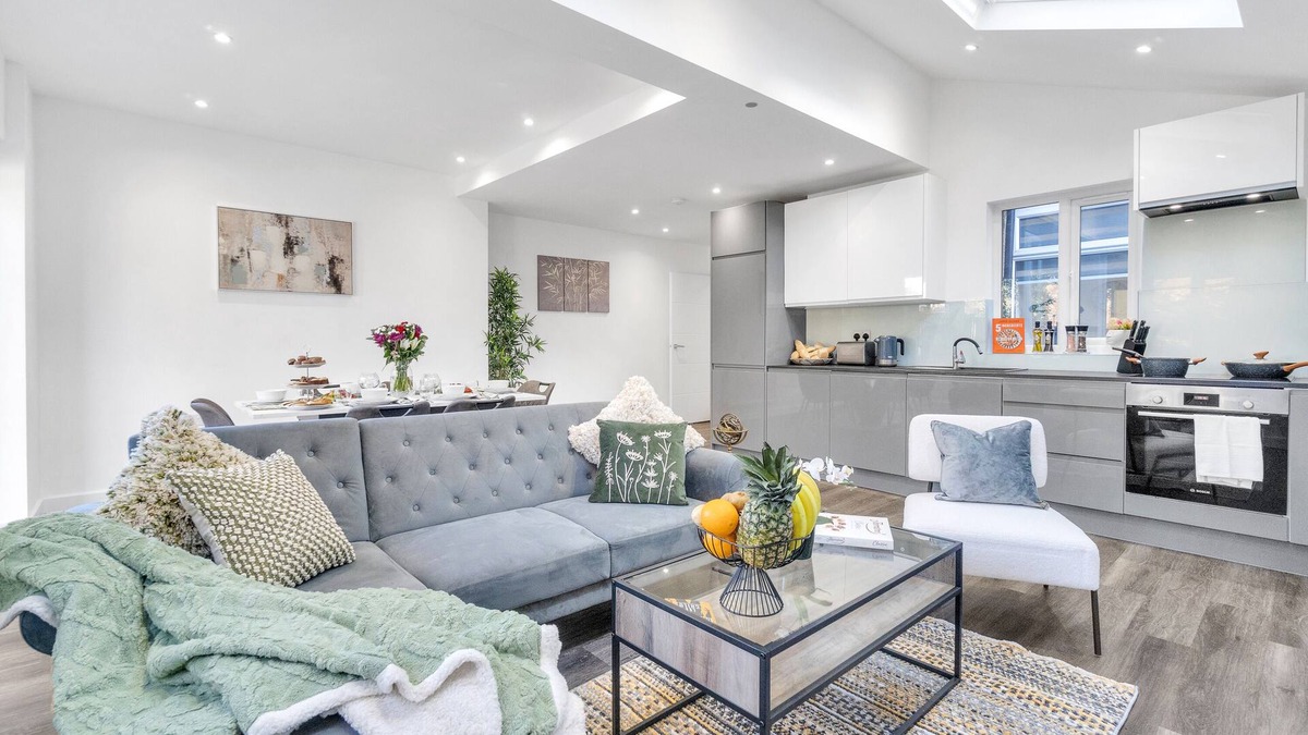 West Hendon Apartment | home.ly - North London Apartments Hendon
