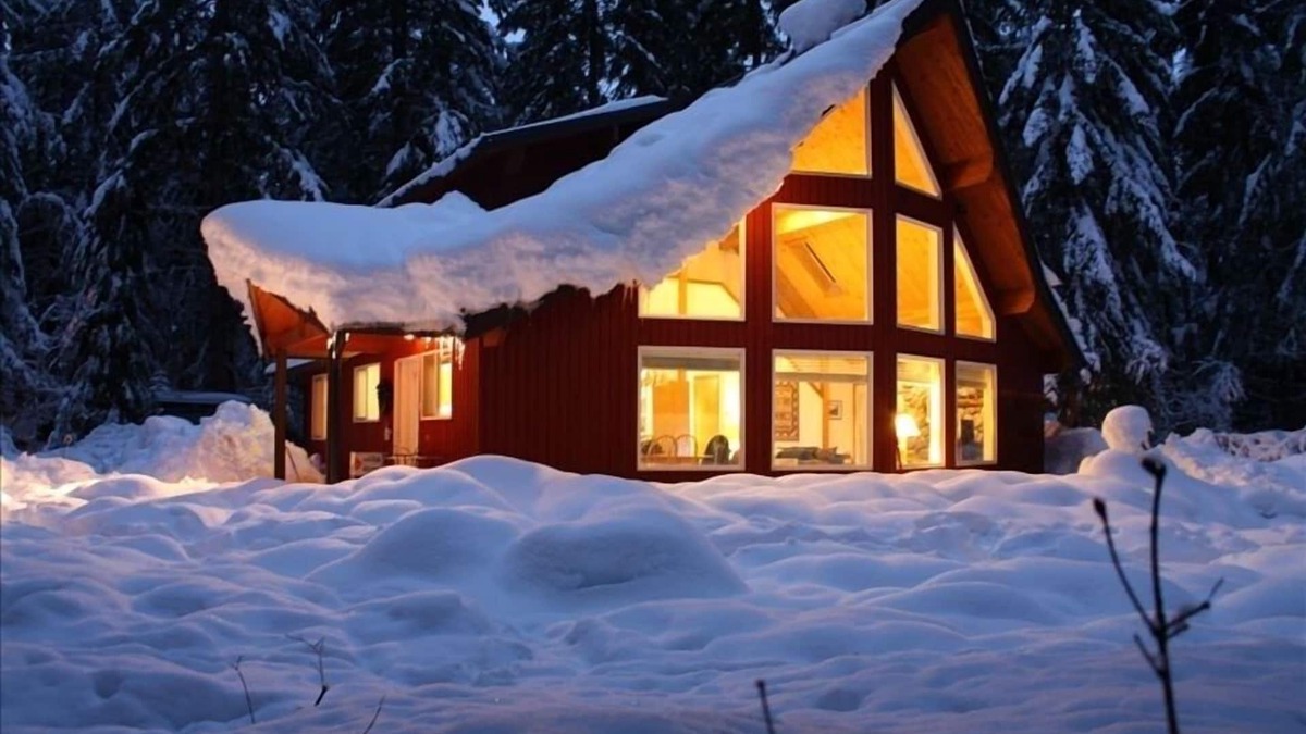 Enumclaw House | Home Near Crystal Mountain, Mt Rainier and Chinook Pass