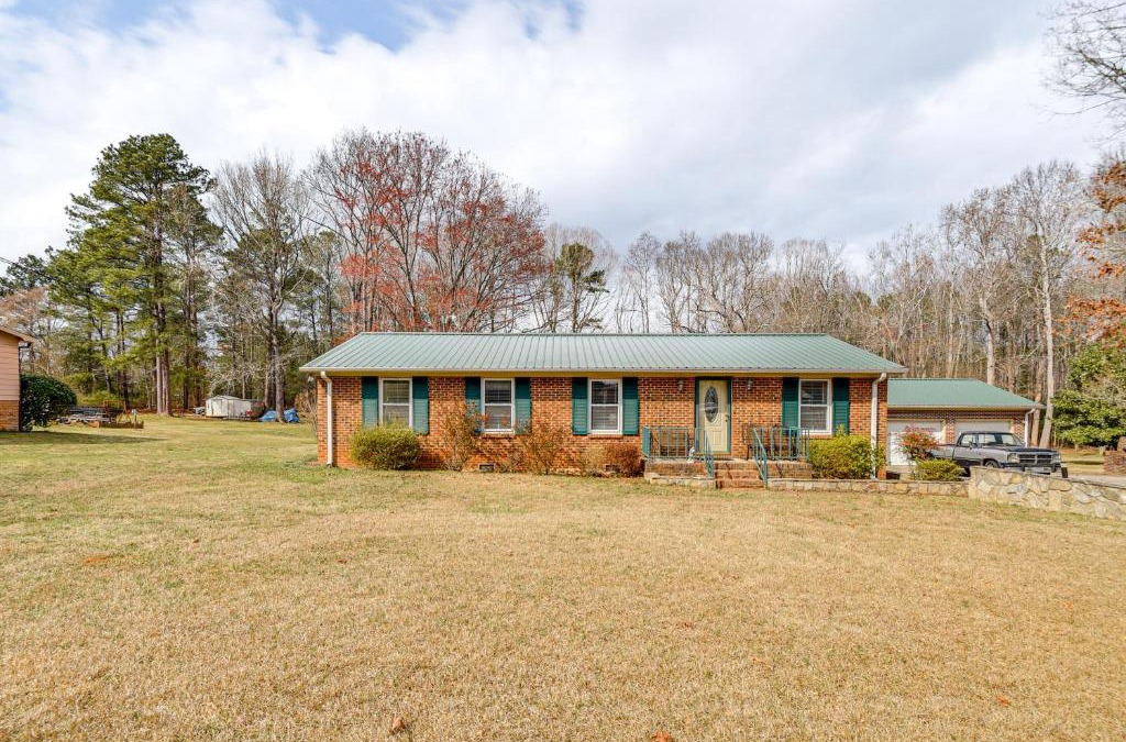 Wise House | Home Near Lake Gaston and Kerr Lake 2 Private Acres