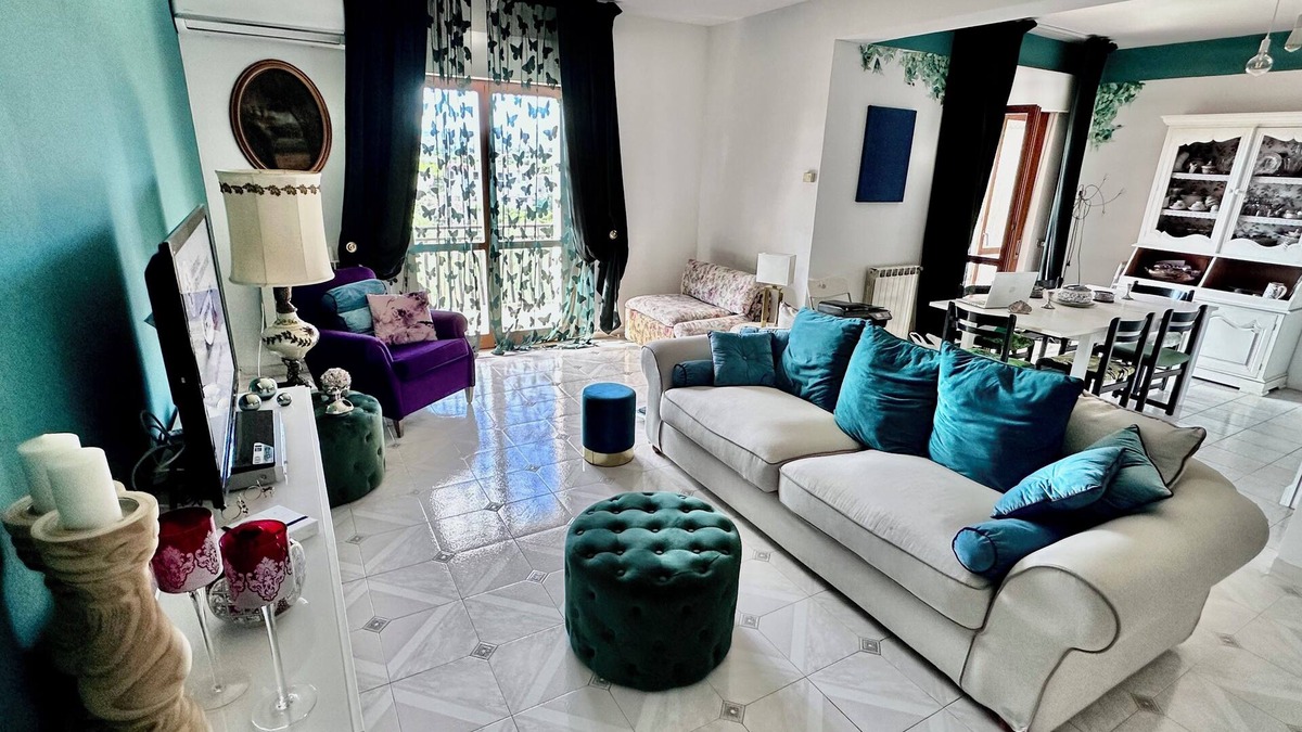 Floridia Apartment | Home of the Sun & Colors, Wi-Fi, AC, Smart TV, 10 min from Syracusa
