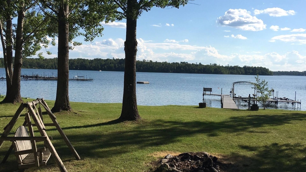 Bemidji House | Home on beautiful lake Andrusia