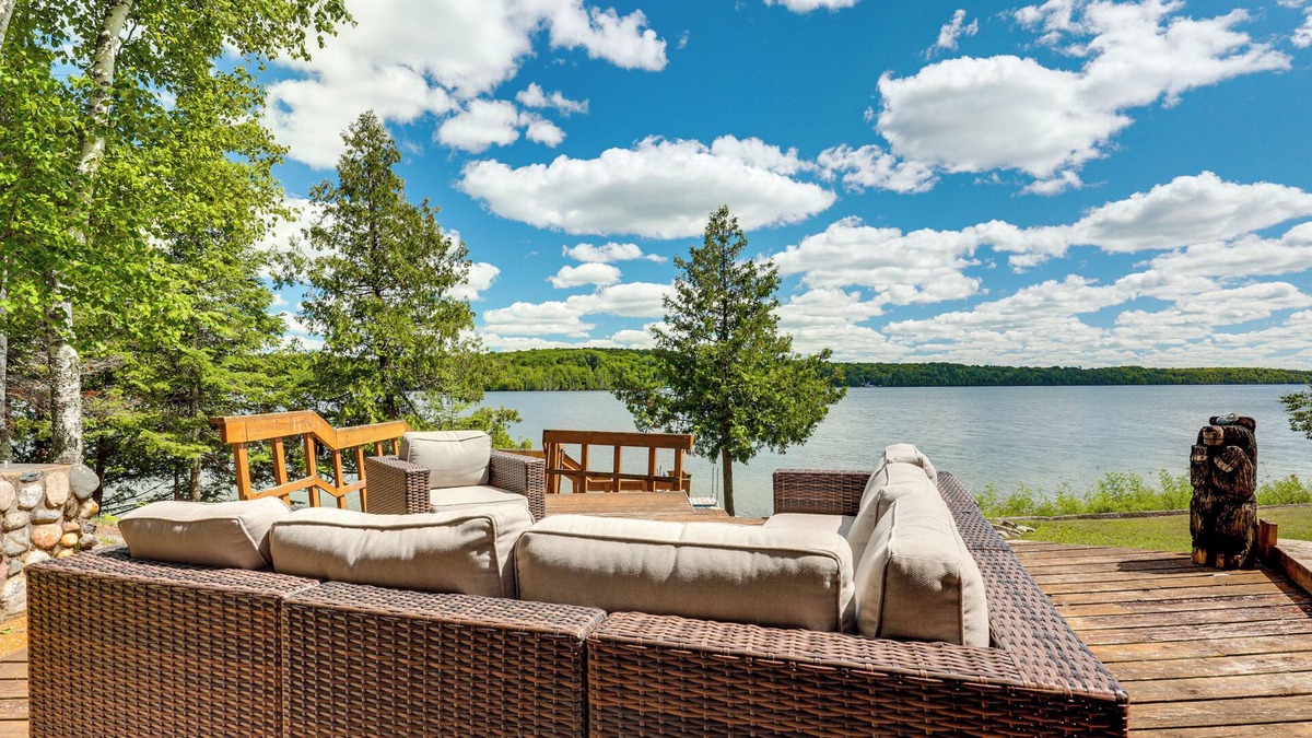 Stambaugh House | Home on Lake Chicagon w/Dock & Sauna!