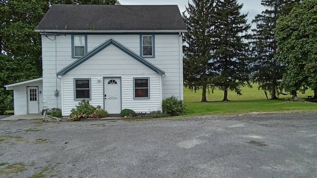 Weedsport House | Home on the Farm
