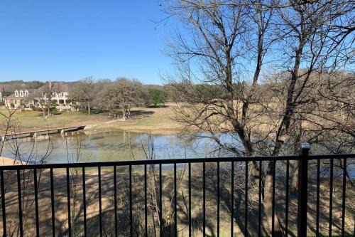 Salado House | Home On the Green