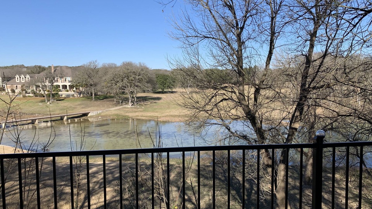 Salado Condo | Home on the Green
