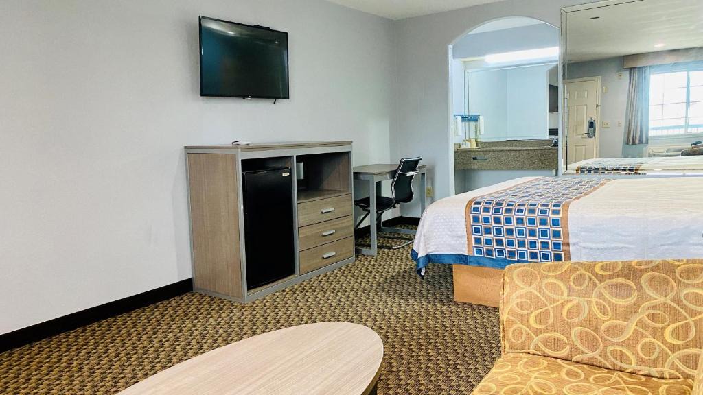 Southeast Houston Hotel | Home Place Inn and Suites-Hobby