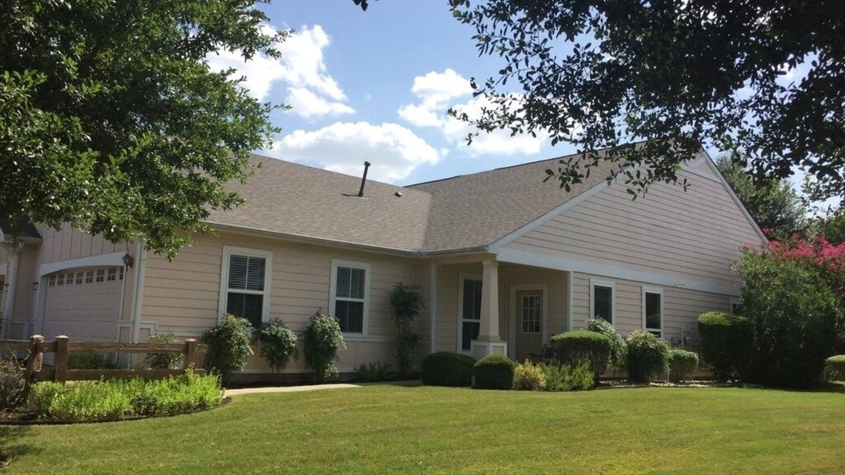 Sun City House | HOME RENTALS IN SUN CITYnGEORGETOWN, TX, near Austinn105 Providence St