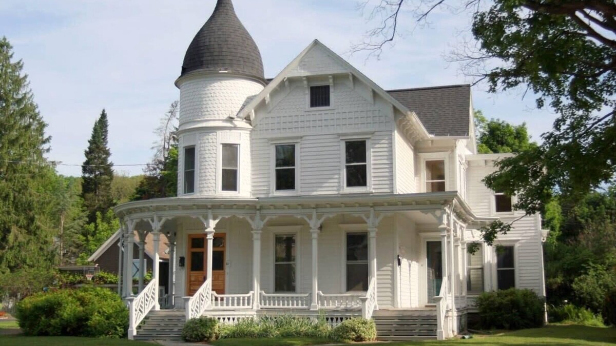 Oneonta Apartment | Home Run Apt 1 All Star Baseball Rentals