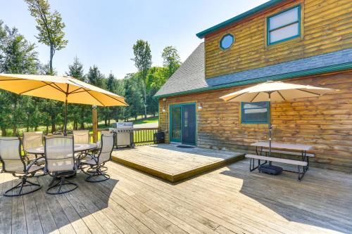 Circleville House | Home Theater and Game Room Home in Glen Wild!