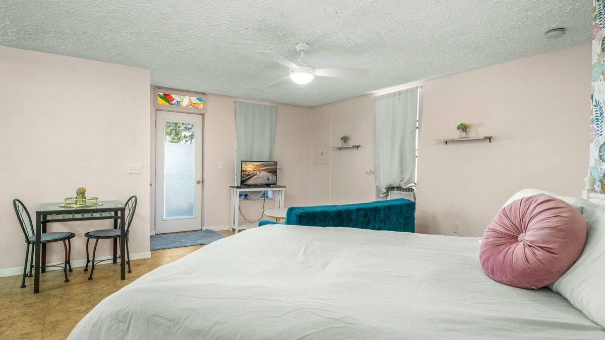 Sebring Apartment | Home Town Takeover Downtown Stay!- Views of the Postcard Mural