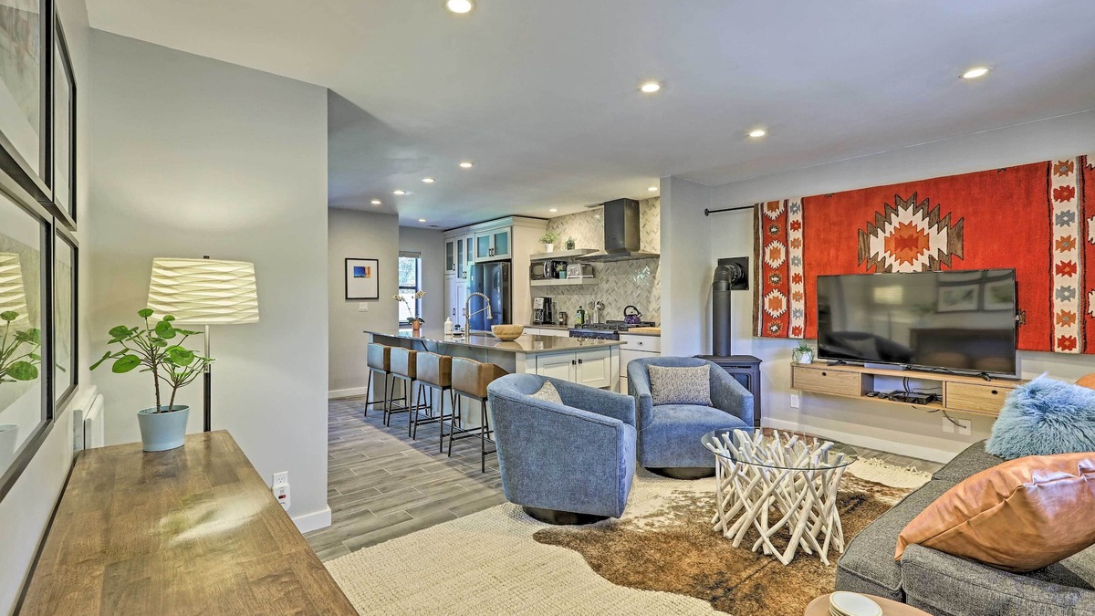 Southside House | Home w/Hot Tub, Steps to Dtwn Flagstaff & NAU!