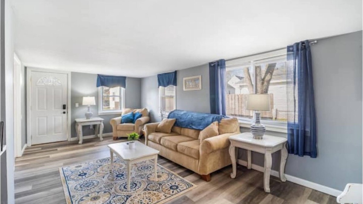 Middletown House | Home w/King Bed & Fire pit centrally located