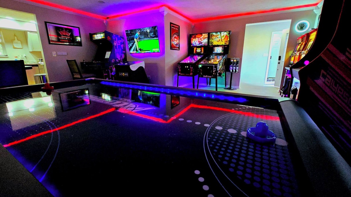Kettering House | Home w/Private Cedar Hot Tub Room Arcade Pinball near The Greene Fraze Pavilion