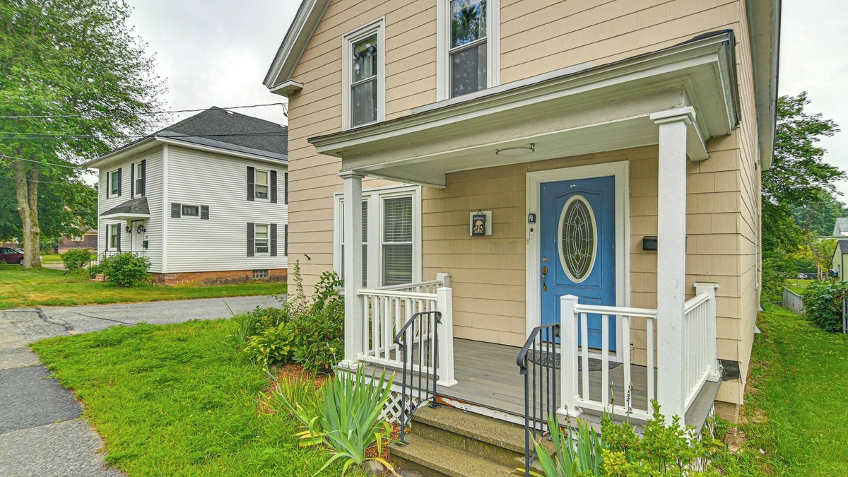 Auburn House | Home w/Private Hot Tub < 1 Mi to Auburn Riverwalk