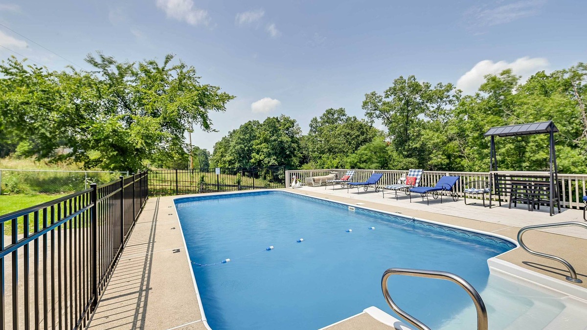Berry House | Home w/Private Pool - 15 miles to Ark Encounter!