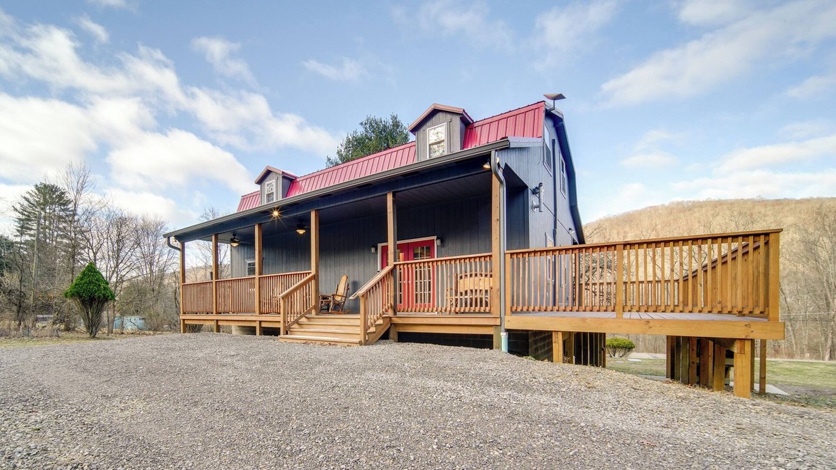 Tidioute House | Home w/River View & Game Room in Tidioute!