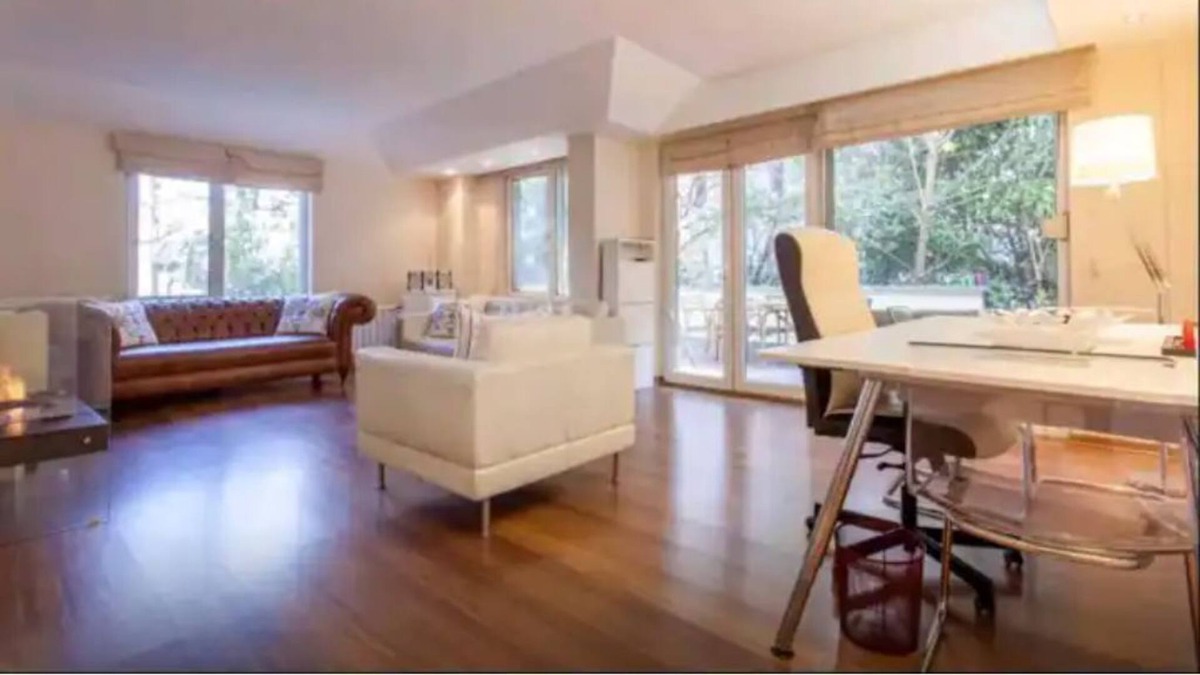 Tarabya Mahallesi Apartment | Home with a private garden in gated community