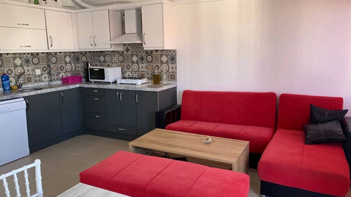Datca City Center House | home with balcony and garden
