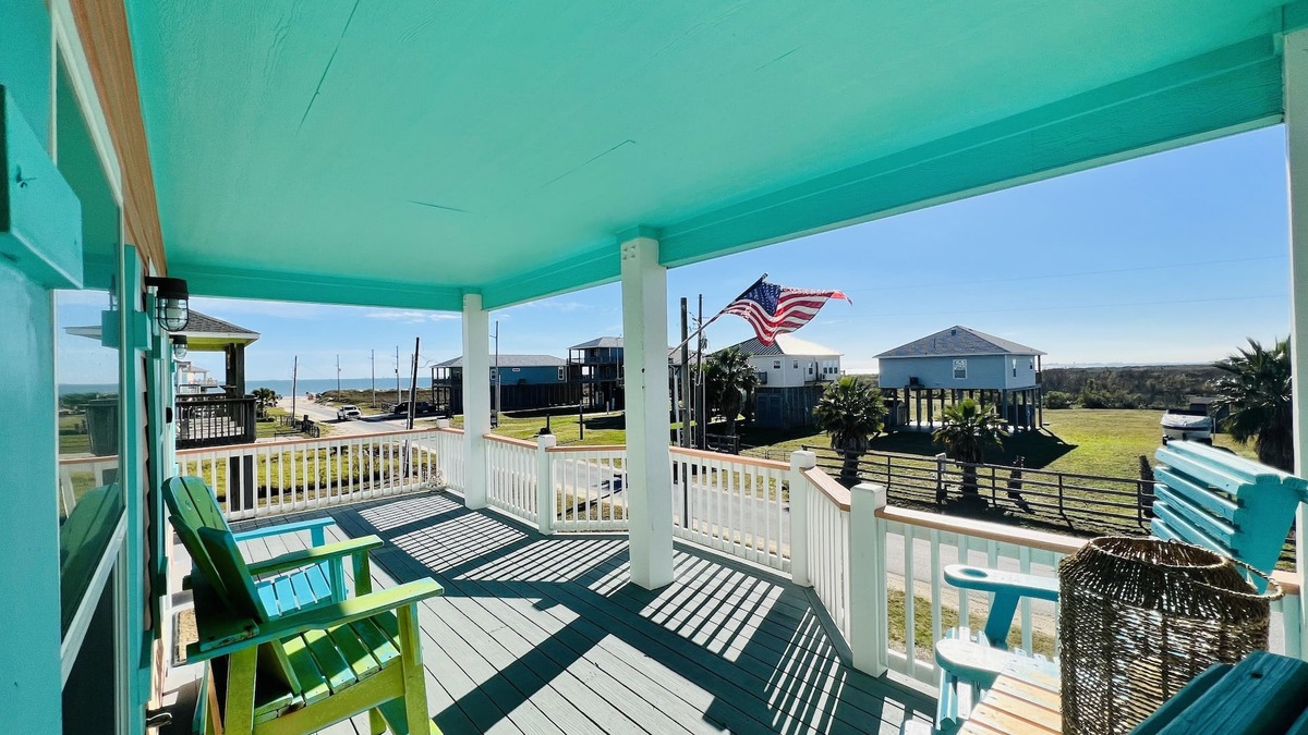 Crystal Beach House | Home with beach view from porch and it’s only a two minute walk to the beach.