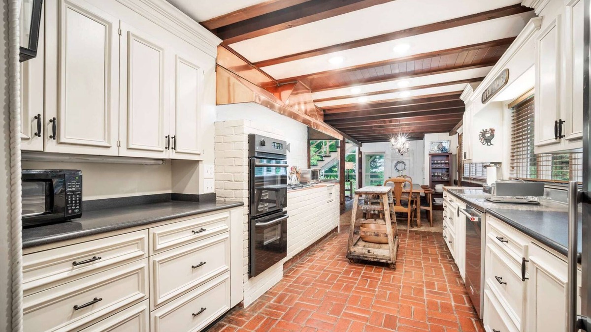 Old Lyme House | Home with Endless Charm | Relax, Entertain, Enjoy!