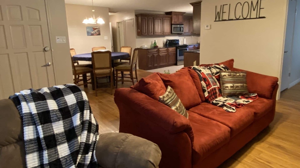 Mead House | Home with lake view and lake access 2 min away