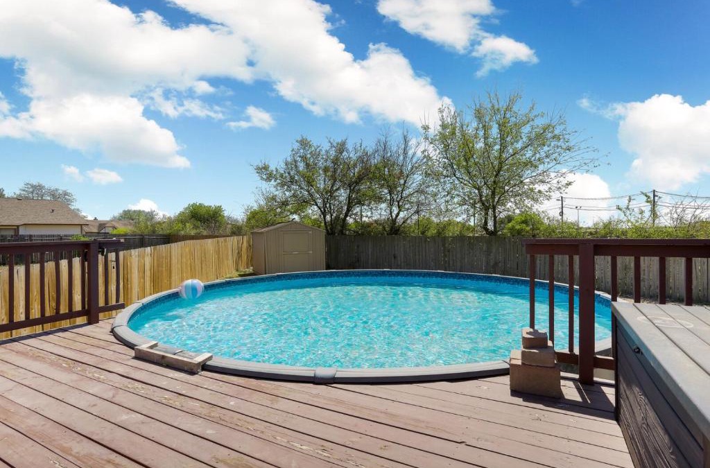 Heritage Villa | Home with pool near Sea World & Lackland
