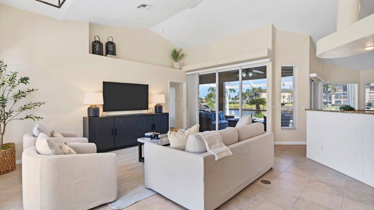 Punta Gorda House | 🥇 Home with Private Pool and Standalone Hot Tub (CH1103)