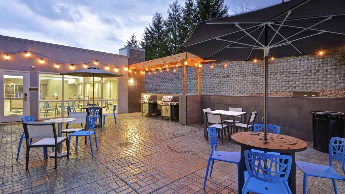 Alpine Center Hotel | Home2 Suites by Hilton Grand Rapids North