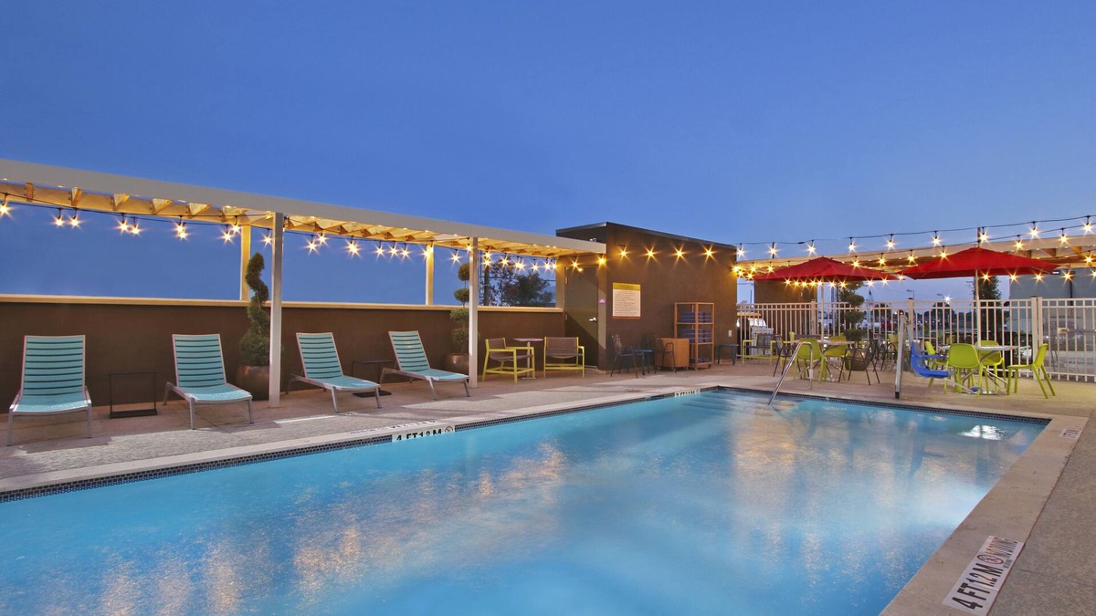 Beaumont Hotel | Home2 Suites by Hilton Beaumont