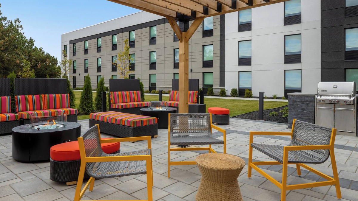 Rosemount Hotel | Home2 Suites By Hilton Kitchener