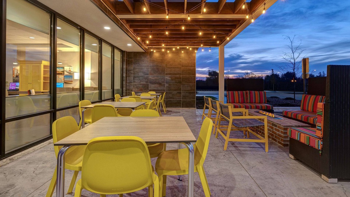 DeKalb Hotel | Home2 Suites by Hilton Dekalb
