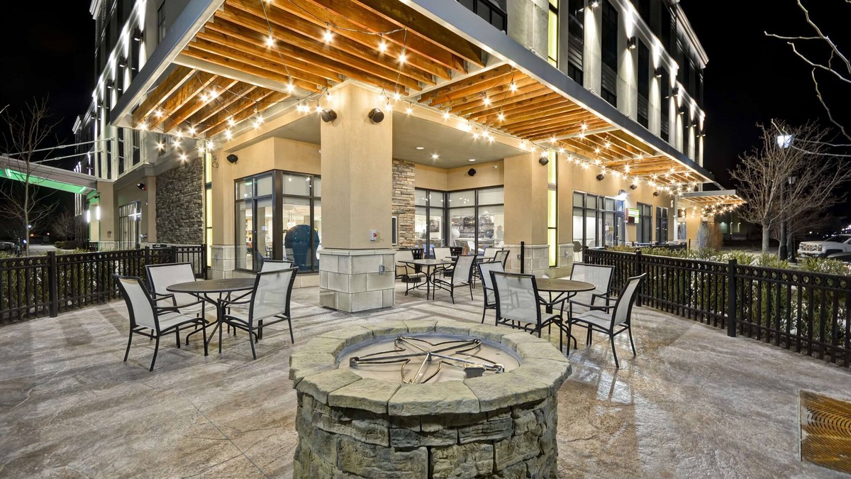 Perrysburg Hotel | Home2 Suites by Hilton Perrysburg Levis Commons Toledo