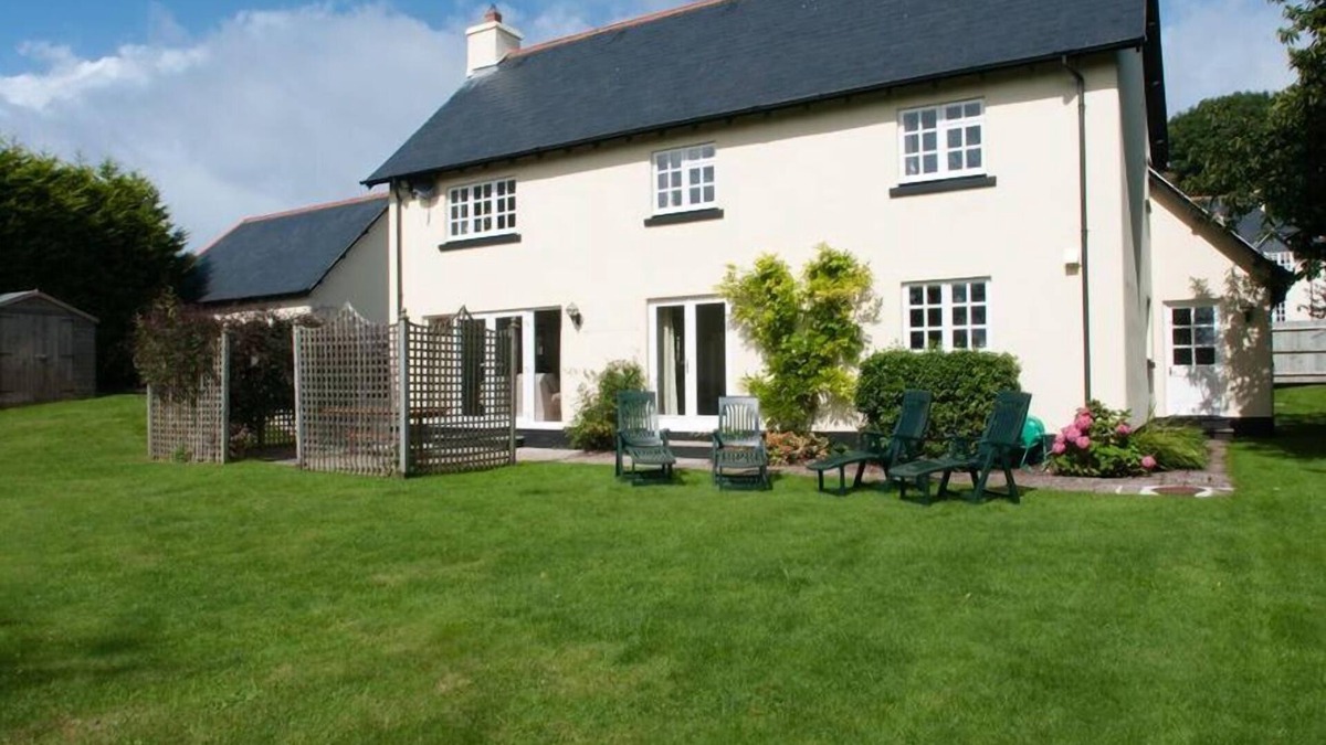 Thurlestone Cottage | HOMEFIELD HOUSE, family friendly, with a garden in Thurlestone